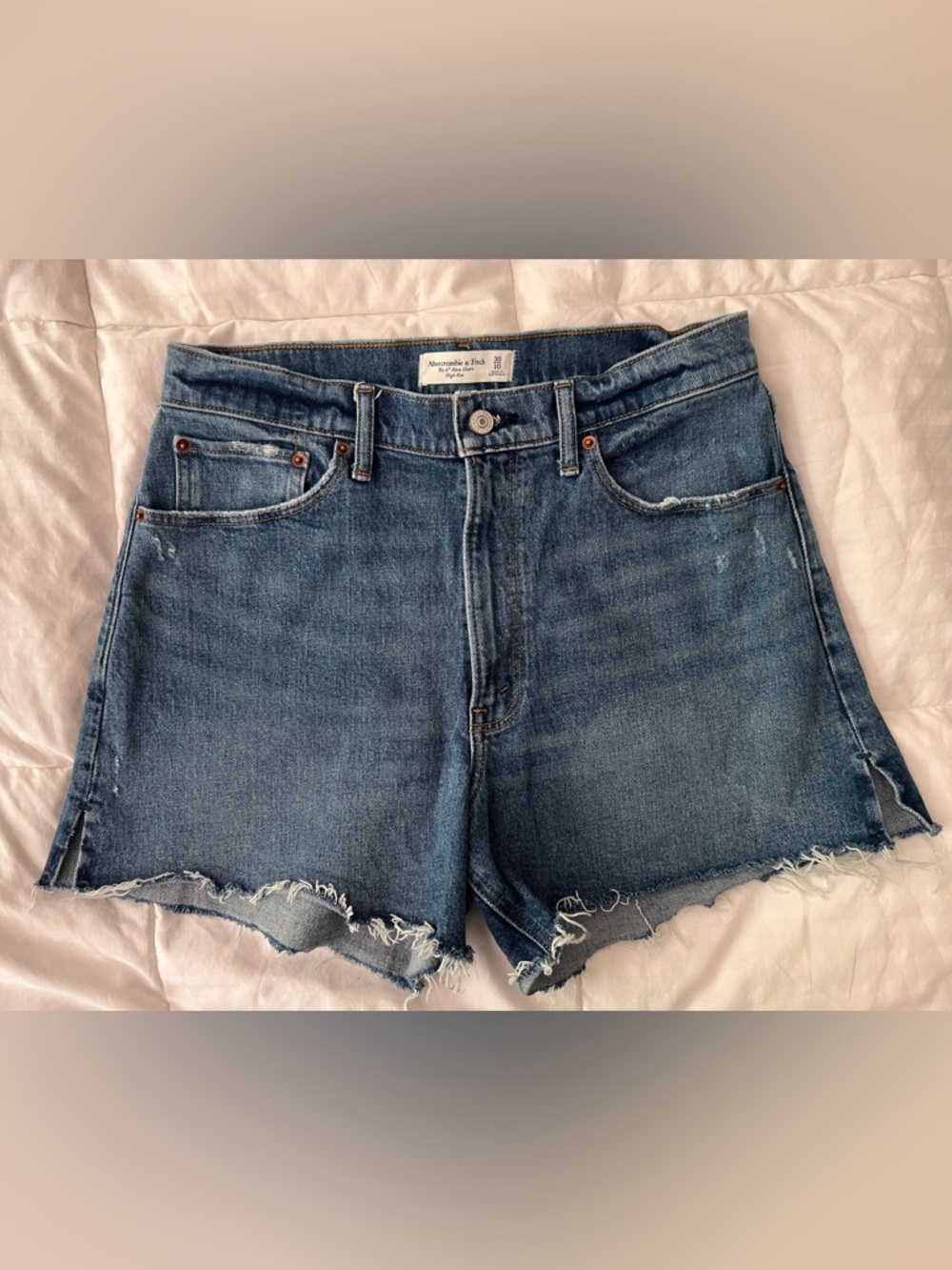 Abercrombie & Fitch 4” Mom Short High Rise Curve Love